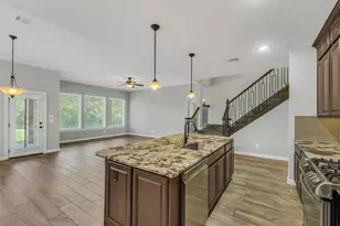 100 Castlegate Ln, Houston, TX 77065 - Photo 8