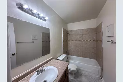 9700 Leawood Boulevard #1113, Houston, TX 77099 - Photo 18