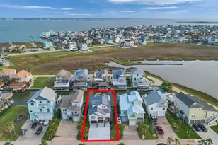 425 Amanda Cir, Tiki Island, TX 77554 - Photo 4