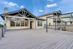 425 Amanda Cir, Tiki Island, TX 77554 - Photo 32