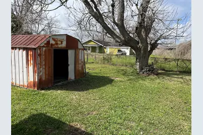 170 Lois Street, Clute, TX 77531 - Photo 20