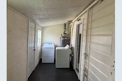 170 Lois Street, Clute, TX 77531 - Photo 10