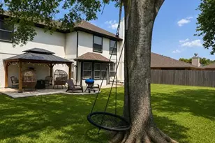1902 La Salle St, Friendswood, TX 77546 - Photo 4