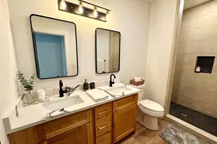 1002 E 33rd St, Houston, TX 77022 - Photo 6