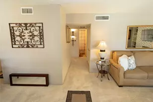 2101 Fountain View Dr, Houston, TX 77057 - Photo 10
