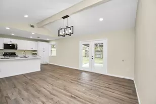 531 Edgebrook Dr, Houston, TX 77034 - Photo 10