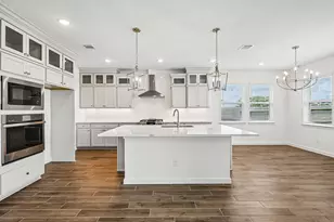 12822 Old Fashion Cir, Mont Belvieu, TX 77535 - Photo 10