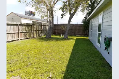3319 Houston Street, Rosenberg, TX 77471 - Photo 10