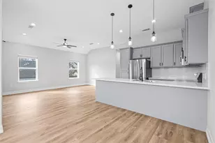 3821 Easy St, Houston, TX 77026 - Photo 4