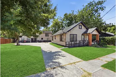 605 E Hunnicutt Street, Baytown, TX 77520 - Photo 1