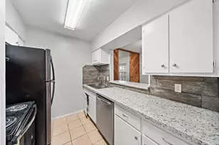 9009 Gaylord St, Houston, TX 77024 - Photo 12