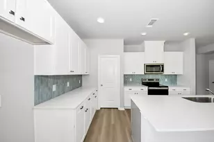 638 Stovall Dr, Palacios, TX 77465 - Photo 14