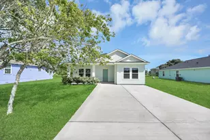 638 Stovall Dr, Palacios, TX 77465 - Photo 2