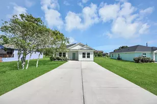 638 Stovall Dr, Palacios, TX 77465 - Photo 4