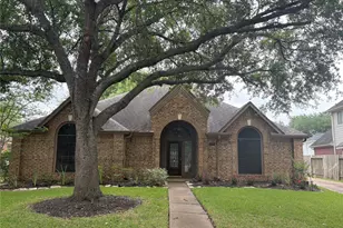 1631 Berkoff Dr, Sugar Land, TX 77479 - Photo 2