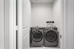 2110 Stuart St, Houston, TX 77004 - Photo 24