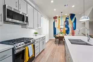 2110 Stuart St, Houston, TX 77004 - Photo 6