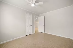 221 11th St, Dickinson, TX 77539 - Photo 16