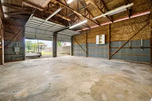 221 11th St, Dickinson, TX 77539 - Photo 2