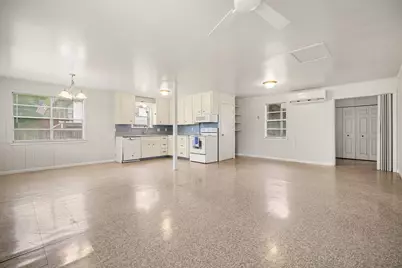 221 11th Street, Dickinson, TX 77539 - Photo 8
