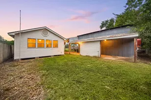 221 11th St, Dickinson, TX 77539 - Photo 22