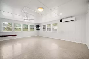 221 11th St, Dickinson, TX 77539 - Photo 10