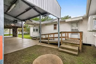 221 11th St, Dickinson, TX 77539 - Photo 28