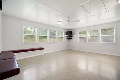 221 11th Street, Dickinson, TX 77539 - Photo 12