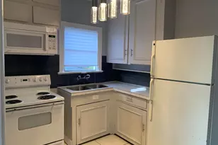 1546 Lombardy St, Houston, TX 77023 - Photo 6