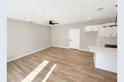 1422 W Willis Street #A, Alvin, TX 77511 - Photo 2