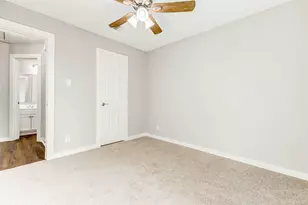 7027 Sun Creek Dr, Hitchcock, TX 77563 - Photo 18