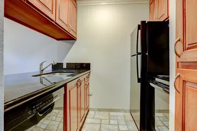 611 Hawthorne Street #6, Houston, TX 77006 - Photo 6