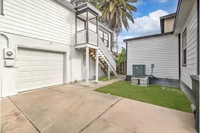 4006 Avenue R 1/2 Rear #Down, Galveston, TX 77550 - Photo 2