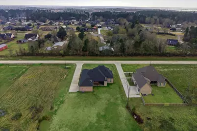 9448 Acadian Way, Orange, TX 77630 - Photo 4