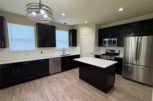 1134 Gemstone Ct, Baytown, TX 77521 - Photo 4