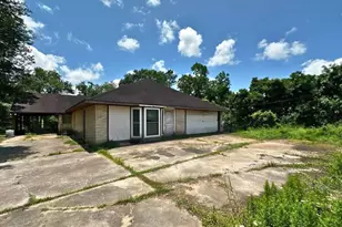 1225 County Rd 878B, Sweeny, TX 77480 - Photo 2