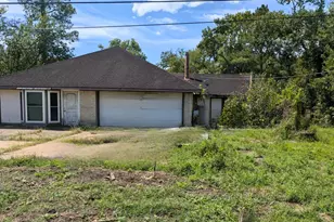 1225 County Rd 878B, Sweeny, TX 77480 - Photo 4