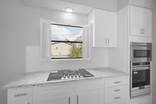 402 Tuam St, Houston, TX 77006 - Photo 16