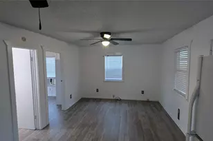 4615 Woodside St, Houston, TX 77023 - Photo 18