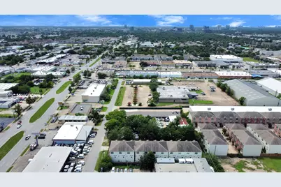 8710 Beverlyhill Street #201, Houston, TX 77063 - Photo 14