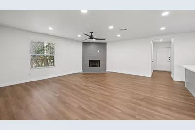 14 Fiddleleaf Court, The Woodlands, TX 77381 - Photo 10