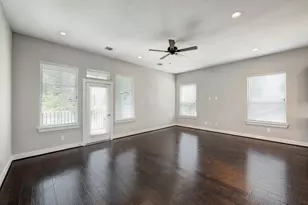 2424 Couch St, Houston, TX 77008 - Photo 12