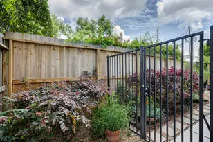 2424 Couch St, Houston, TX 77008 - Photo 30