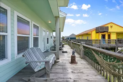844 S Sage Road, Crystal Beach, TX 77650 - Photo 18