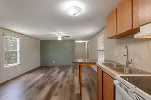 37 Riverside Ln, Huntsville, TX 77320 - Photo 10