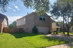 5731 Montclair Hill Ln, Rosharon, TX 77583 - Photo 2