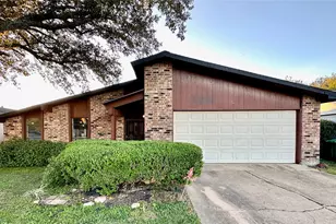 5651 Condon Ln, Houston, TX 77053 - Photo 1