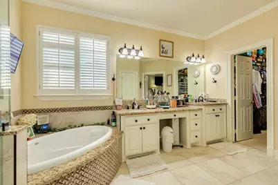 204 Arrowhead Drive, Lake Jackson, TX 77566 - Photo 18