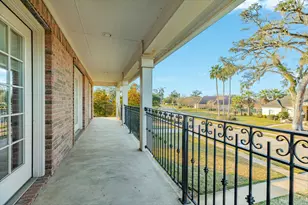 204 Arrowhead Dr, Lake Jackson, TX 77566 - Photo 30
