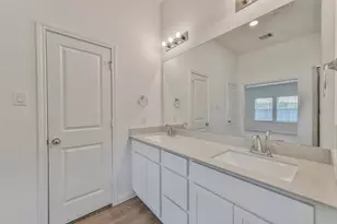 3015 King Oaks St, Baytown, TX 77251 - Photo 16